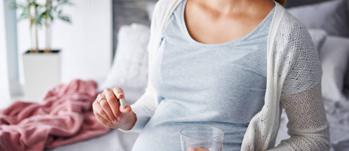 Prenatal-Vitamins_1104762299